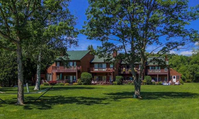 North Lake George House | Lake George LAKE FRONT town home - Hague, NY