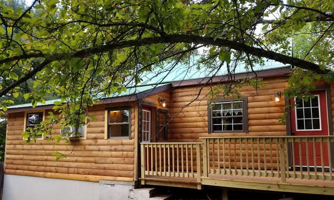 Lake George Cabin | LAKE GEORGE LOG CABIN
