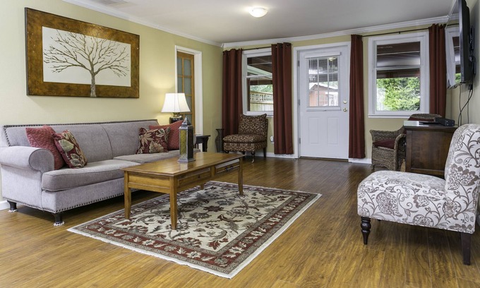 Bellingham House | Lake, Golf, Biking close to WWU & downtown