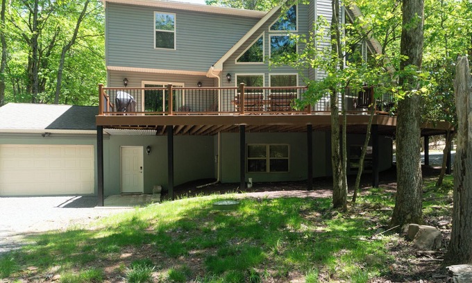 Lake Harmony Estates House | Lake Harmony Area - Beach AccessnAmazing Game Room & Tons of Room for Everyone