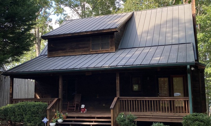Reed Creek House | Lake Hartwell Cabin - Dock. Firepit. Private Boat Ramp. Secluded. Deep cove.
