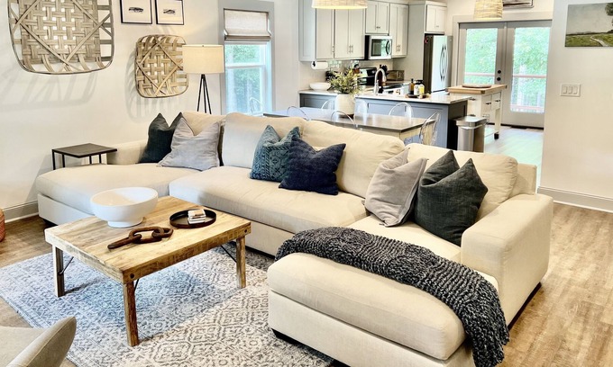 Reed Creek House | Lake Hartwell home, deep water, serene & well appointed, minutes from downtown!