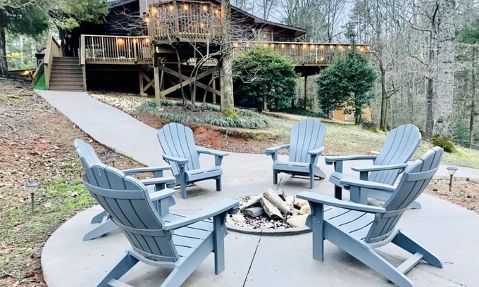 Anderson House | Lake Hartwell Waterfront, Dock, Clemson, Fire Pit, Fenced Yard, Pets & Game Room
