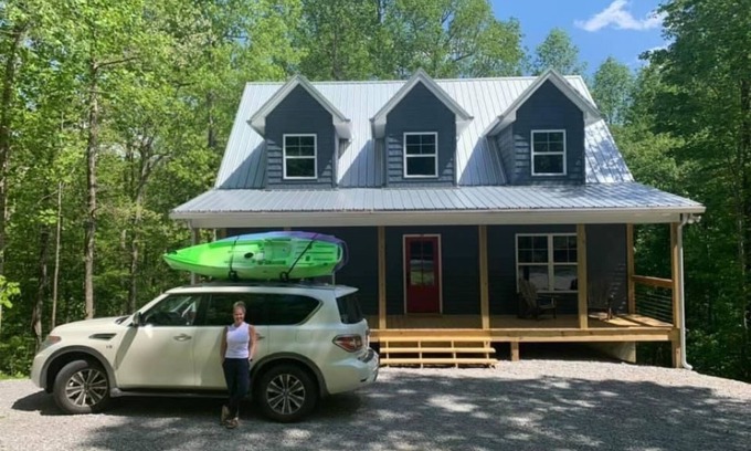 Leitchfield House | Lake Home with Long Term Rentals Welcome! nNOLIN LAKEn4 Bedroom 3 Full Baths