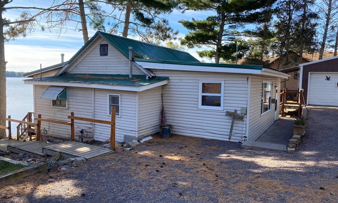 Gordon Cabin | Lake House - 6 Beds - Northwoods Wisconsin - Pets Ok - Open for Winter