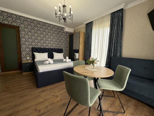 Tsqaltubo Hotel | Lake House