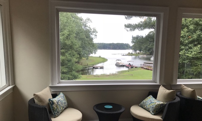 Leesville House | Lake House in Peaceful Cove