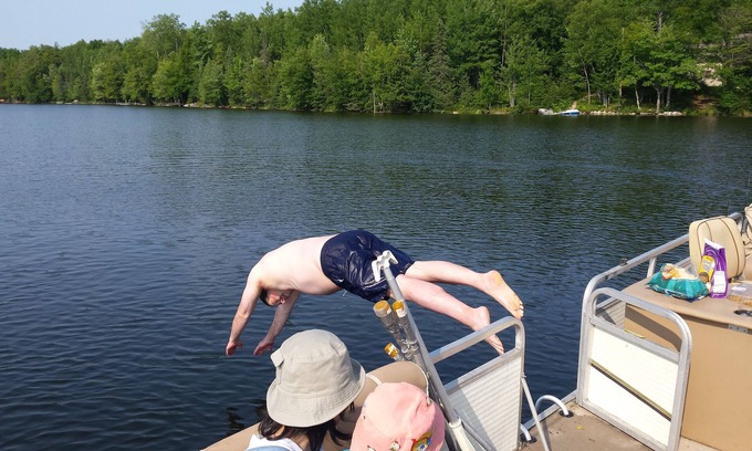Armstrong Creek House | Lake House - Includes 24' Pontoon, Sleeps 12, Great For Families!