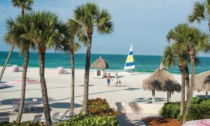 Sabal Harbour House | Lake House - Lake View-Central Location near IMG - Community pool, Sleep 8