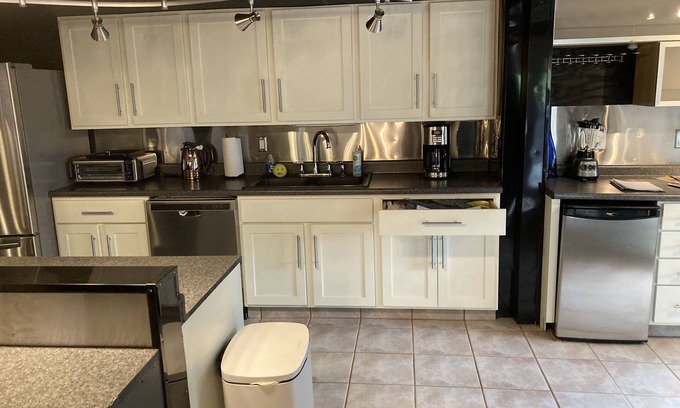 Marion House | Lake House NEW Fully Furnished Month To Month