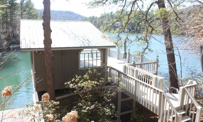 Lakemont House | Lake House On The Water/Beautiful Views