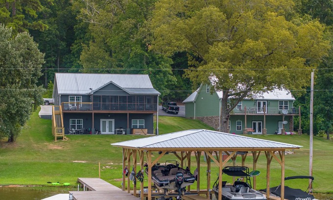 Leesburg House | LAKE HOUSE w/ Hot Tub - Bring your Boat, Jet Ski, Kayak, SUP and Fishing Pole.