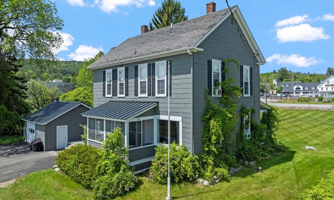 Center Harbor House | Lake House with Sweeping Views of Winnipesaukee
