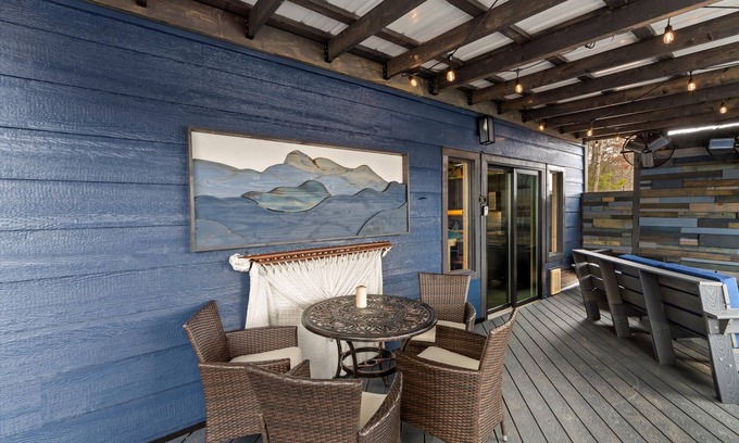 Nebo Cabin | Lake James Cozy Cabin. Waterfront!