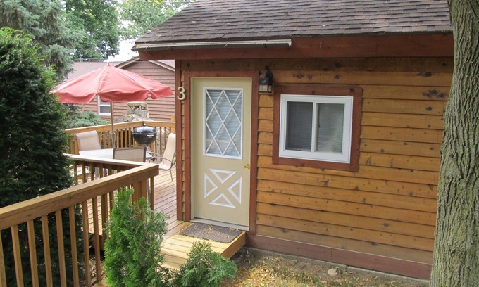 Stoughton Cottage | Lake Kegonsa cedar efficiency cottage