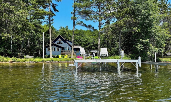 Hayward Cabin | Lake LCO in Hayward, level southwest facing lake lot, 4 bedroom cabin