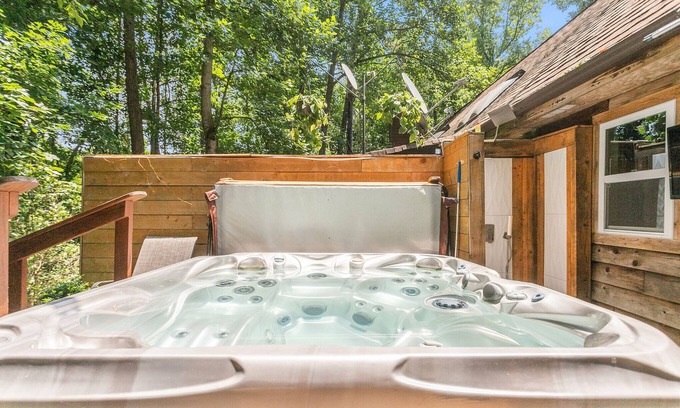 Gainesville House | lake life with hot tub, relaxing getaway on the lake, your home away from home.