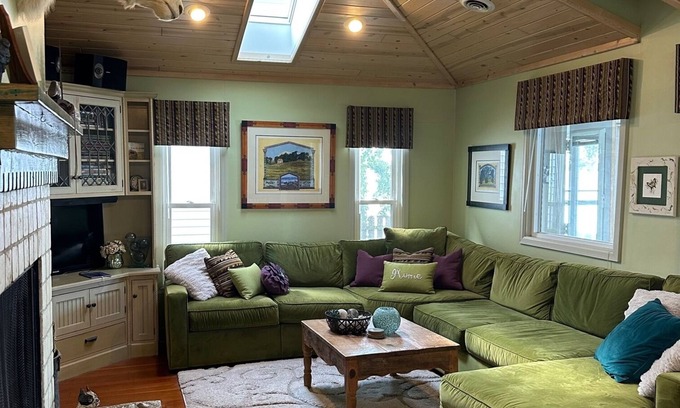 Lake Mills House | Lake Living at it's best!