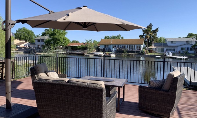 Lakeport House | Lake Living on the Water - House with Private Dock in Lakeport on Clearlake