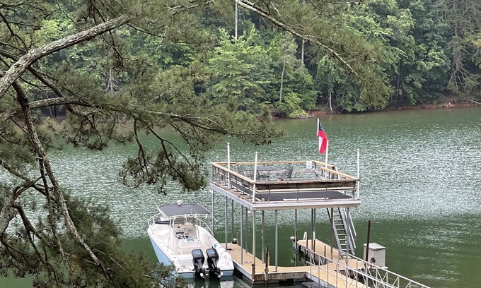 Cumming House | Lake Living with Private Slip and Beach