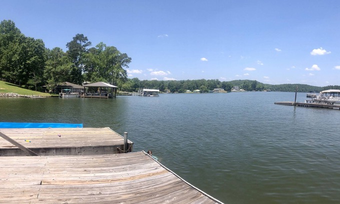 Alexander City House | Lake Martin Waterfront Home with Boat Ramp