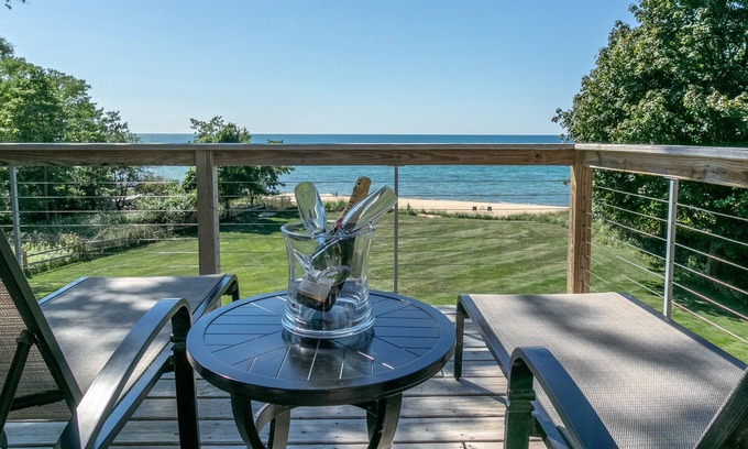 Fennville Cottage | Lake Michigan House with Private Beach, Sleeps 12