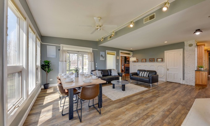 Racine House | Lake Michigan Vacation Rental w/Private Beach!