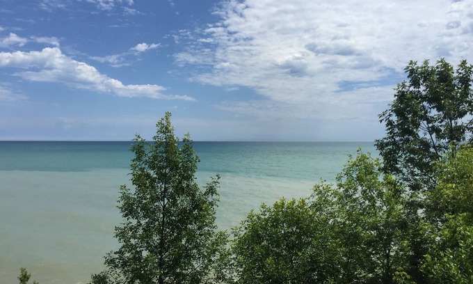 Racine House | Lake Michigan Waterfront Kenosha Retreat For Eight People!