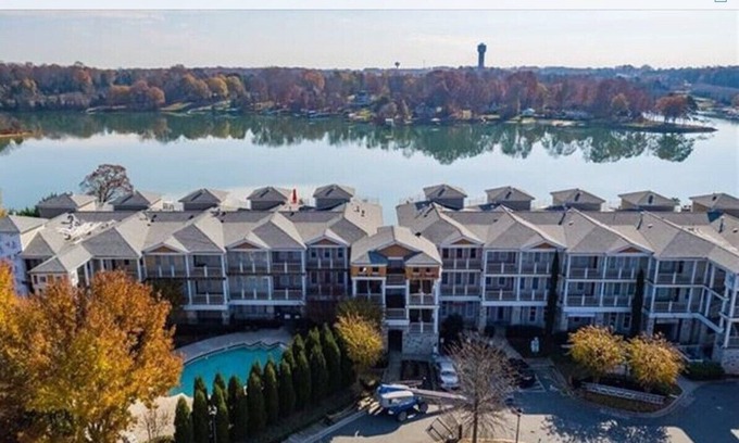 Mount Mourne Condo | Lake Norman Waterfront Penthouse Condo