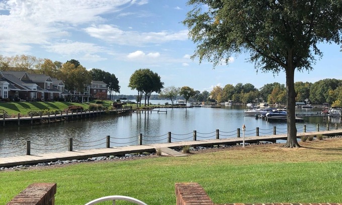 Cornelius Condo | Lake Norman Waterfront 1st Fl Luxury Condo, 3 Bed, 2 Bath, Pool, Newly Renovated