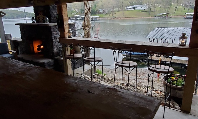 Gravois Mills House | Lake of the Ozarks Missouri New Family Friendly and Spacious Home For Rent