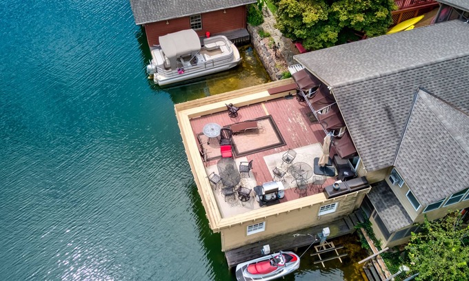 Lakemont House | Lake Rabun vintage boathouse with two suites & amazing views