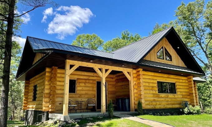 Spring Brook House | Lake Shore Lodge @ Spring Brook Resort