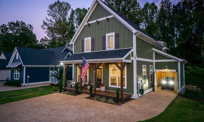 Tullahoma House | Lake Side Retreat at The Reserve w/Golf Cart