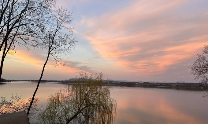 Crown Point House | Lake side retreat