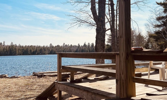 Baileyville Cabin | Lake Side Rustic Cabin