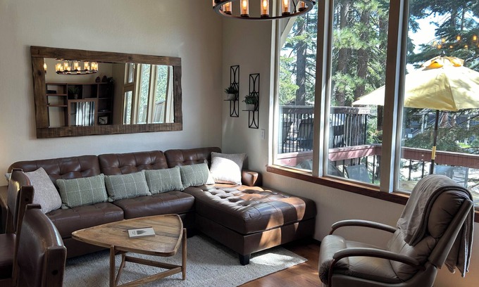 Dollar Point Condo | Lake Tahoe Getaway with Pool, Hot Tub, Tennis Court! Near Beaches & Restaurants