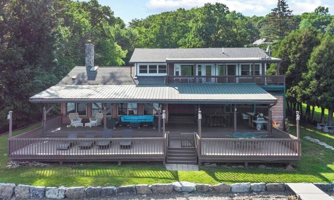 Valois Cottage | Lake Therapy On Keuka | Lakefront | FLX | Hot Tub