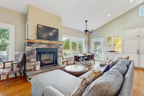 Lake Lure House | Lake Therapy