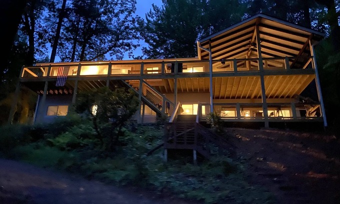 Lake Toxaway House | Lake Toxaway Lakefront Views, Dock & Fire Pit
