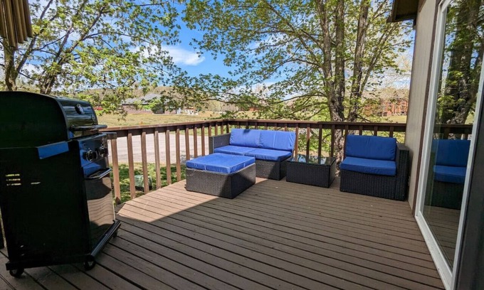 Holiday Island House | Lake Vibe on Tablerock Lake