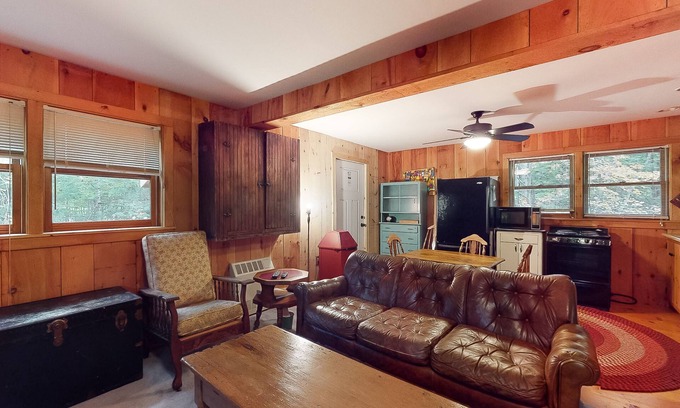 Moultonborough Apartment | Lake-view condo near golf with a grill & cable - dog-friendly
