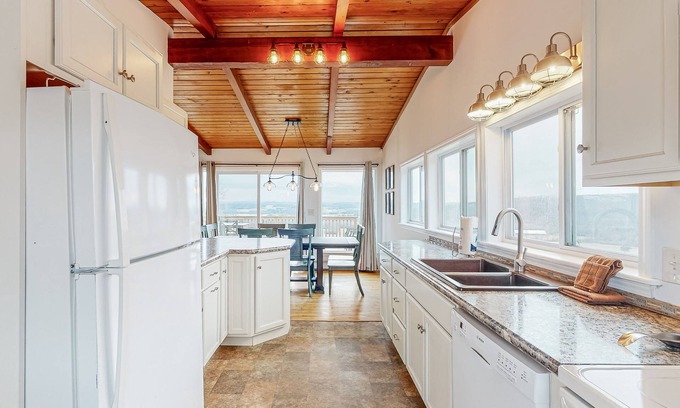 Watkins Glen House | Lake-view countryside haven with deck, two kitchens, fireplace, firepit & AC