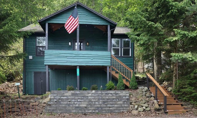 Lake Harmony Ski Chalet | Lake View Enchanted Treehouse- Lake Harmony