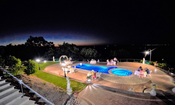 Montefiascone Villa | LAKE VIEW-EXCLUSIVE LUXURY VILLA/POOL+JACUZZI/SLEEPS 20