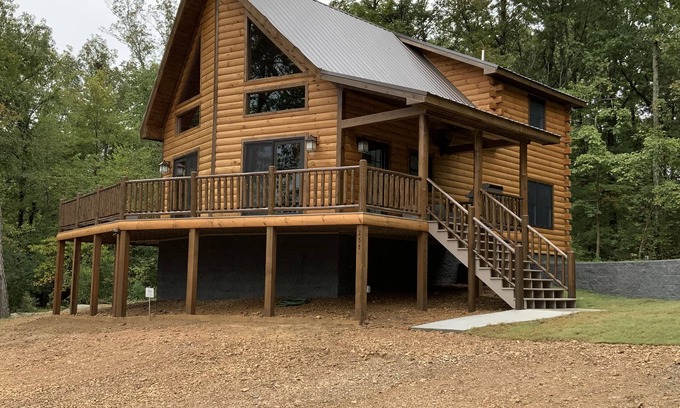 Guntersville House | LAKE VIEW Guests rave "Perfect family getaway spot" 3 mi to exciting City Harbor