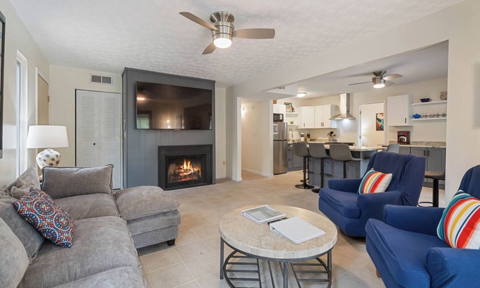 Bronston Condo | Lake View Links- Your Lake and Golf Retreat