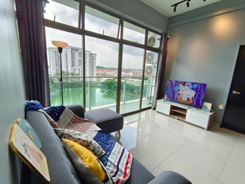 Taman Mount Austin Apartment | -Lake View- Mount Austin IKEA Toppen 10 mins - B187