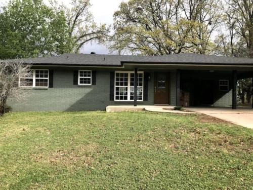 Russellville House | Lake View Retreat