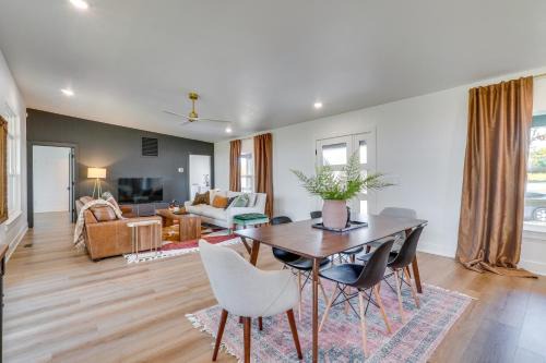 Eagle Rock House | Lake-View Retreat with Grill in Eagle Rock!